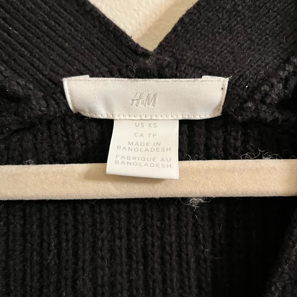 H&M Cardigan - Picture 2 of 3